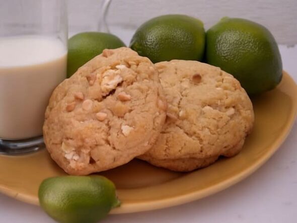 Galleta de limón y merengue rellena de crema de limón